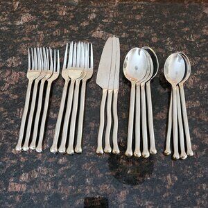 Gourmet Settings GS Flatware 20 Pc Exotique Platinum 18/8 Stainless Wavy Satin